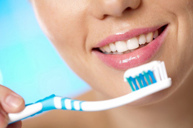 chemical free alternative to brushing your teeth